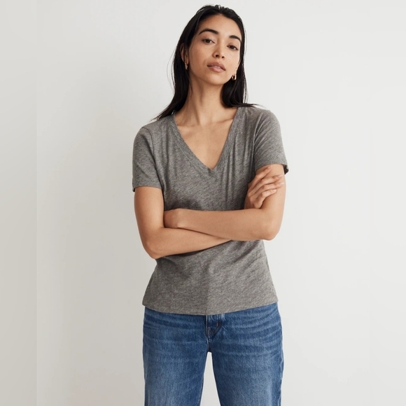 Madewell Whisper Cotton V-Neck Tee - Picture 1 of 7